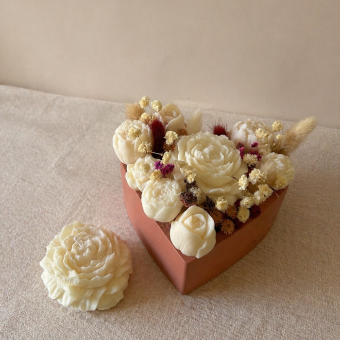 Bouquet cœur parfumé fait main – bougie fleur en cire végétale dans pot artisanal – idée cadeau fête des mères
